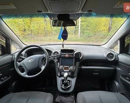 Чорний Кіа Каренс, об'ємом двигуна 2 л та пробігом 207 тис. км за 6500 $, фото 5 на Automoto.ua