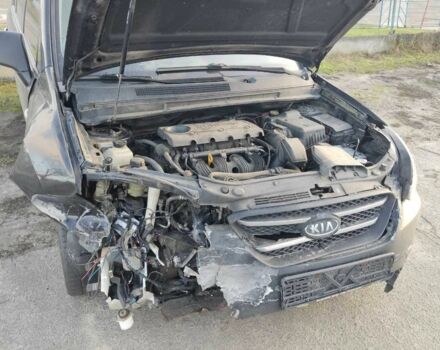 Черный Киа Каренс, объемом двигателя 1.98 л и пробегом 340 тыс. км за 3000 $, фото 1 на Automoto.ua