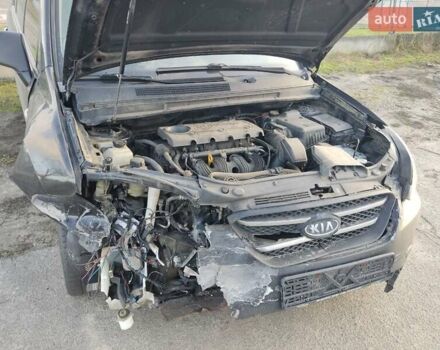 Черный Киа Каренс, объемом двигателя 2 л и пробегом 340 тыс. км за 3000 $, фото 1 на Automoto.ua