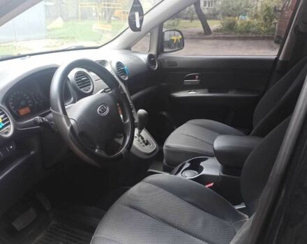 Черный Киа Каренс, объемом двигателя 0 л и пробегом 213 тыс. км за 6441 $, фото 4 на Automoto.ua