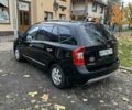 Киа Каренс 2008 в Хусте на Automoto.ua Черный Киа Каренс, объемом двигателя 2 л и пробегом 125 тыс. км за 6700 $, фото 4 на Automoto.ua