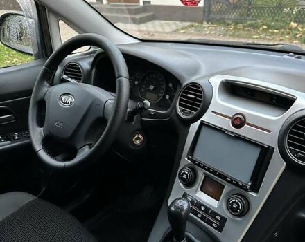 Киа Каренс 2008 в Хусте на Automoto.ua Черный Киа Каренс, объемом двигателя 2 л и пробегом 125 тыс. км за 6700 $, фото 6 на Automoto.ua