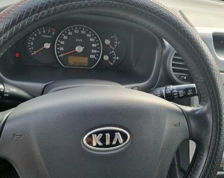 Черный Киа Каренс, объемом двигателя 2 л и пробегом 347 тыс. км за 5500 $, фото 10 на Automoto.ua
