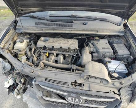 Черный Киа Каренс, объемом двигателя 1.98 л и пробегом 340 тыс. км за 3000 $, фото 2 на Automoto.ua