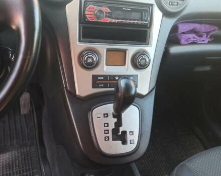 Чорний Кіа Каренс, об'ємом двигуна 2 л та пробігом 234 тис. км за 5500 $, фото 4 на Automoto.ua