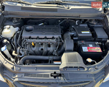 Черный Киа Каренс, объемом двигателя 2 л и пробегом 148 тыс. км за 7250 $, фото 35 на Automoto.ua