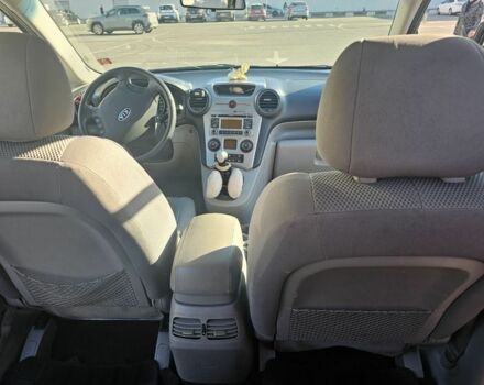 Черный Киа Каренс, объемом двигателя 0 л и пробегом 230 тыс. км за 6900 $, фото 4 на Automoto.ua