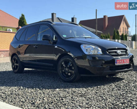 Черный Киа Каренс, объемом двигателя 2 л и пробегом 148 тыс. км за 7250 $, фото 4 на Automoto.ua