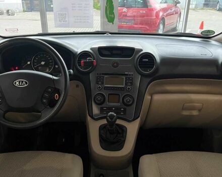 Черный Киа Каренс, объемом двигателя 1.6 л и пробегом 269 тыс. км за 7500 $, фото 9 на Automoto.ua