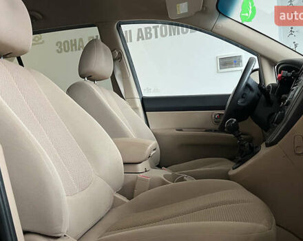 Чорний Кіа Каренс, об'ємом двигуна 1.58 л та пробігом 269 тис. км за 7500 $, фото 8 на Automoto.ua