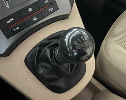 Черный Киа Каренс, объемом двигателя 1.6 л и пробегом 269 тыс. км за 7500 $, фото 14 на Automoto.ua