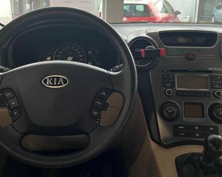 Черный Киа Каренс, объемом двигателя 1.6 л и пробегом 269 тыс. км за 7500 $, фото 10 на Automoto.ua