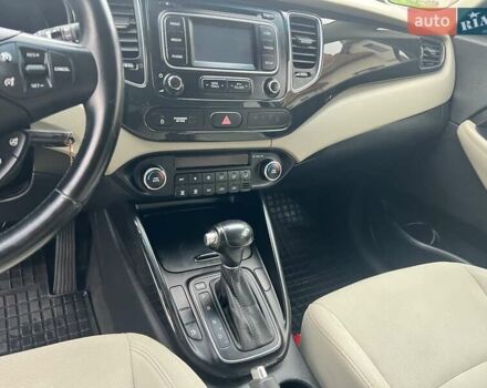 Черный Киа Каренс, объемом двигателя 1.69 л и пробегом 179 тыс. км за 10950 $, фото 120 на Automoto.ua