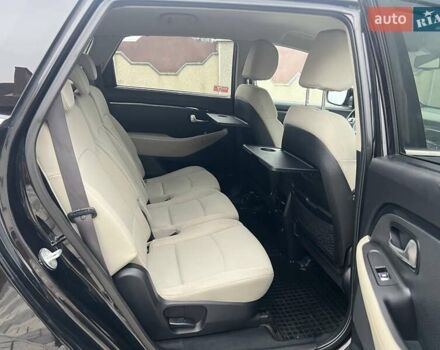 Черный Киа Каренс, объемом двигателя 1.69 л и пробегом 179 тыс. км за 10950 $, фото 105 на Automoto.ua