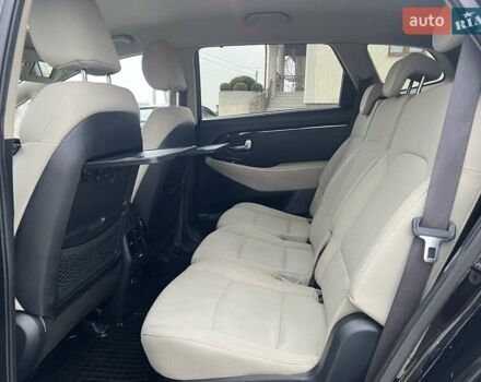 Черный Киа Каренс, объемом двигателя 1.69 л и пробегом 179 тыс. км за 10950 $, фото 80 на Automoto.ua