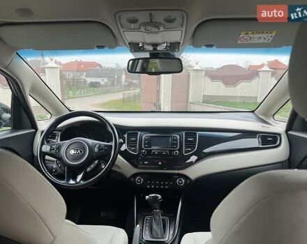 Черный Киа Каренс, объемом двигателя 1.69 л и пробегом 179 тыс. км за 10950 $, фото 112 на Automoto.ua