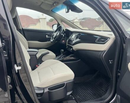 Черный Киа Каренс, объемом двигателя 1.69 л и пробегом 179 тыс. км за 10950 $, фото 86 на Automoto.ua