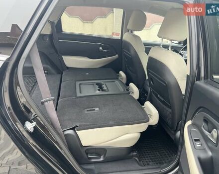 Черный Киа Каренс, объемом двигателя 1.69 л и пробегом 179 тыс. км за 10950 $, фото 139 на Automoto.ua