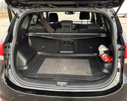 Чорний Кіа Каренс, об'ємом двигуна 1.69 л та пробігом 230 тис. км за 10500 $, фото 10 на Automoto.ua