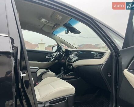 Черный Киа Каренс, объемом двигателя 1.69 л и пробегом 179 тыс. км за 10950 $, фото 88 на Automoto.ua