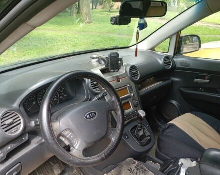 Черный Киа Каренс, объемом двигателя 2 л и пробегом 349 тыс. км за 6000 $, фото 15 на Automoto.ua