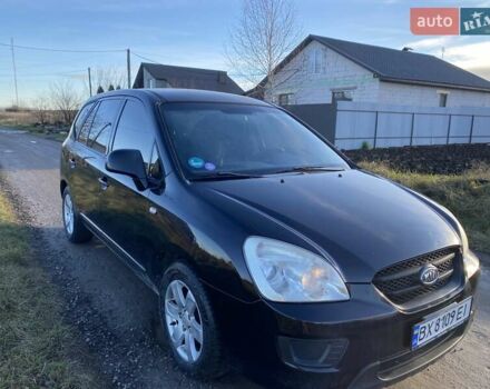 Чорний Кіа Каренс, об'ємом двигуна 2 л та пробігом 265 тис. км за 4700 $, фото 1 на Automoto.ua