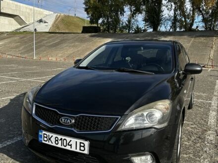 Киа Каренс 2011 в Вышгороде на Automoto.ua Черный Киа Каренс, объемом двигателя 1.6 л и пробегом 1 тыс. км за 7500 $, фото 1 на Automoto.ua