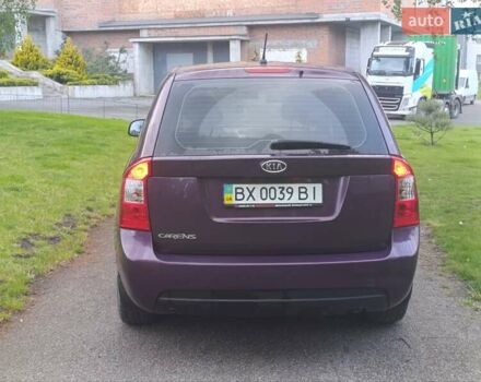 Фіолетовий Кіа Каренс, об'ємом двигуна 2 л та пробігом 209 тис. км за 6900 $, фото 3 на Automoto.ua