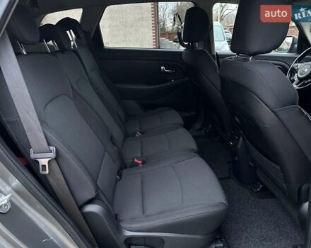 Коричневый Киа Каренс, объемом двигателя 1.7 л и пробегом 202 тыс. км за 10950 $, фото 40 на Automoto.ua