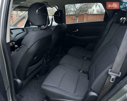 Коричневый Киа Каренс, объемом двигателя 1.7 л и пробегом 202 тыс. км за 10950 $, фото 43 на Automoto.ua