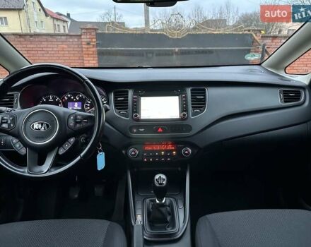 Коричневый Киа Каренс, объемом двигателя 1.7 л и пробегом 202 тыс. км за 10950 $, фото 46 на Automoto.ua