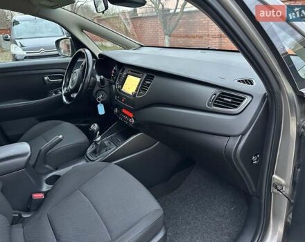 Коричневый Киа Каренс, объемом двигателя 1.7 л и пробегом 202 тыс. км за 10950 $, фото 33 на Automoto.ua