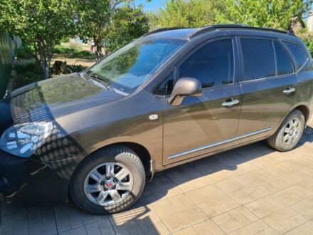Киа Каренс 2008 в Краматорске на Automoto.ua Коричневый Киа Каренс, объемом двигателя 2 л и пробегом 180 тыс. км за 7000 $, фото 1 на Automoto.ua