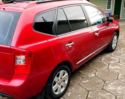 Красный Киа Каренс, объемом двигателя 2 л и пробегом 260 тыс. км за 5800 $, фото 3 на Automoto.ua