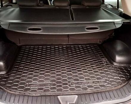 Червоний Кіа Каренс, об'ємом двигуна 2 л та пробігом 260 тис. км за 5800 $, фото 8 на Automoto.ua