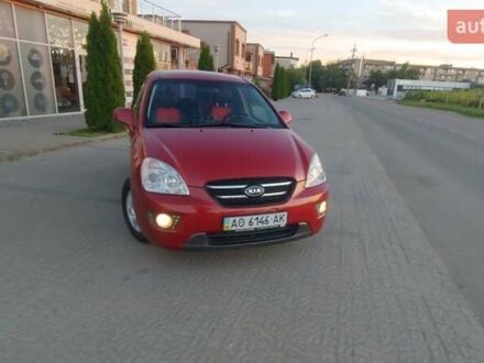 Кіа Каренс 2007 у Ужгороді на Automoto.ua Червоний Кіа Каренс, об'ємом двигуна 2 л та пробігом 175 тис. км за 6000 $, фото 1 на Automoto.ua