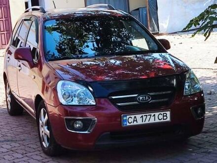 Киа Каренс 2008 в Умани на Automoto.ua Красный Киа Каренс, объемом двигателя 2 л и пробегом 188 тыс. км за 7550 $, фото 1 на Automoto.ua