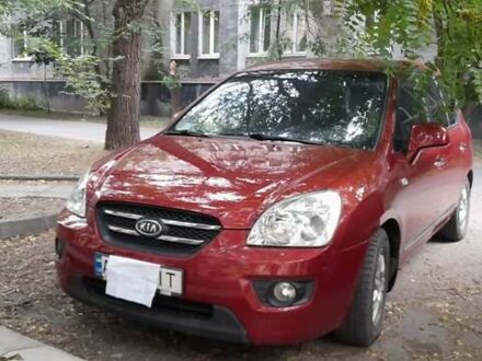 Киа Каренс 2008 в Кривом Роге на Automoto.ua Красный Киа Каренс, объемом двигателя 2 л и пробегом 140 тыс. км за 7300 $, фото 1 на Automoto.ua