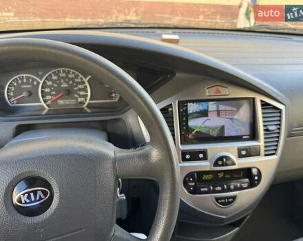 Киа Каренс, объемом двигателя 1.8 л и пробегом 320 тыс. км за 3350 $, фото 2 на Automoto.ua