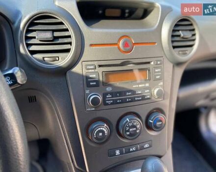 Киа Каренс, объемом двигателя 2 л и пробегом 191 тыс. км за 7699 $, фото 11 на Automoto.ua