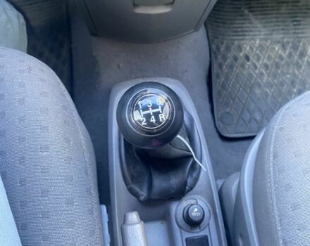 Серый Киа Каренс, объемом двигателя 1.6 л и пробегом 231 тыс. км за 3000 $, фото 13 на Automoto.ua