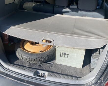 Серый Киа Каренс, объемом двигателя 1.6 л и пробегом 231 тыс. км за 3000 $, фото 9 на Automoto.ua