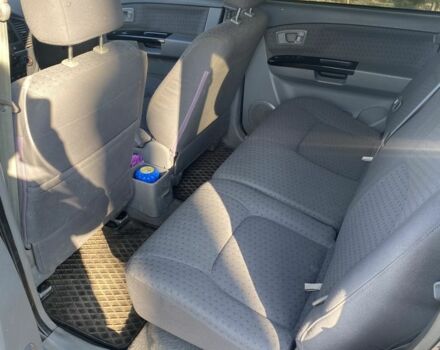 Серый Киа Каренс, объемом двигателя 1.6 л и пробегом 231 тыс. км за 3000 $, фото 5 на Automoto.ua