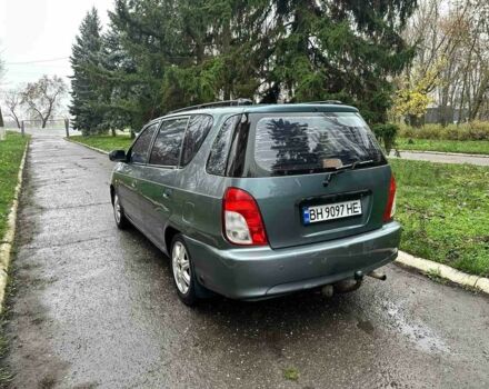 Серый Киа Каренс, объемом двигателя 1.8 л и пробегом 248 тыс. км за 1800 $, фото 3 на Automoto.ua