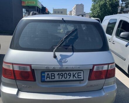 Серый Киа Каренс, объемом двигателя 2 л и пробегом 250 тыс. км за 834 $, фото 3 на Automoto.ua