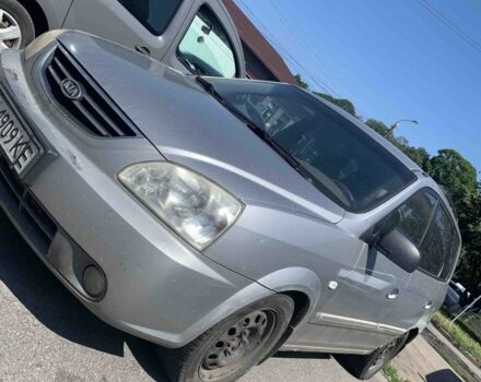 Серый Киа Каренс, объемом двигателя 2 л и пробегом 250 тыс. км за 834 $, фото 8 на Automoto.ua