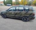 Серый Киа Каренс, объемом двигателя 2 л и пробегом 230 тыс. км за 1100 $, фото 3 на Automoto.ua