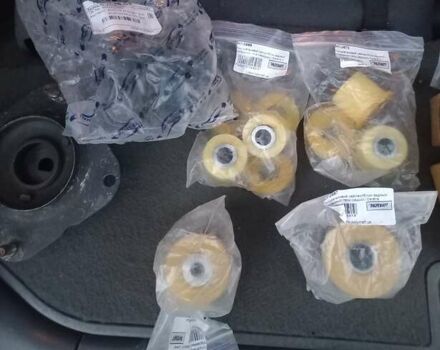 Серый Киа Каренс, объемом двигателя 1.8 л и пробегом 281 тыс. км за 3750 $, фото 22 на Automoto.ua