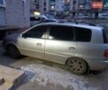 Сірий Кіа Каренс, об'ємом двигуна 1.98 л та пробігом 193 тис. км за 2500 $, фото 2 на Automoto.ua