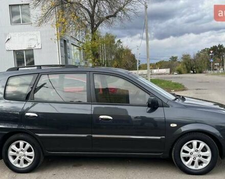 Киа Каренс 2005 в Николаеве на Automoto.ua Серый Киа Каренс, объемом двигателя 1.98 л и пробегом 217 тыс. км за 5300 $, фото 3 на Automoto.ua